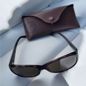 VINTAGE RETRO Ray-Ban Women's Tortoise Sunglasses with Vintage Case ❤️